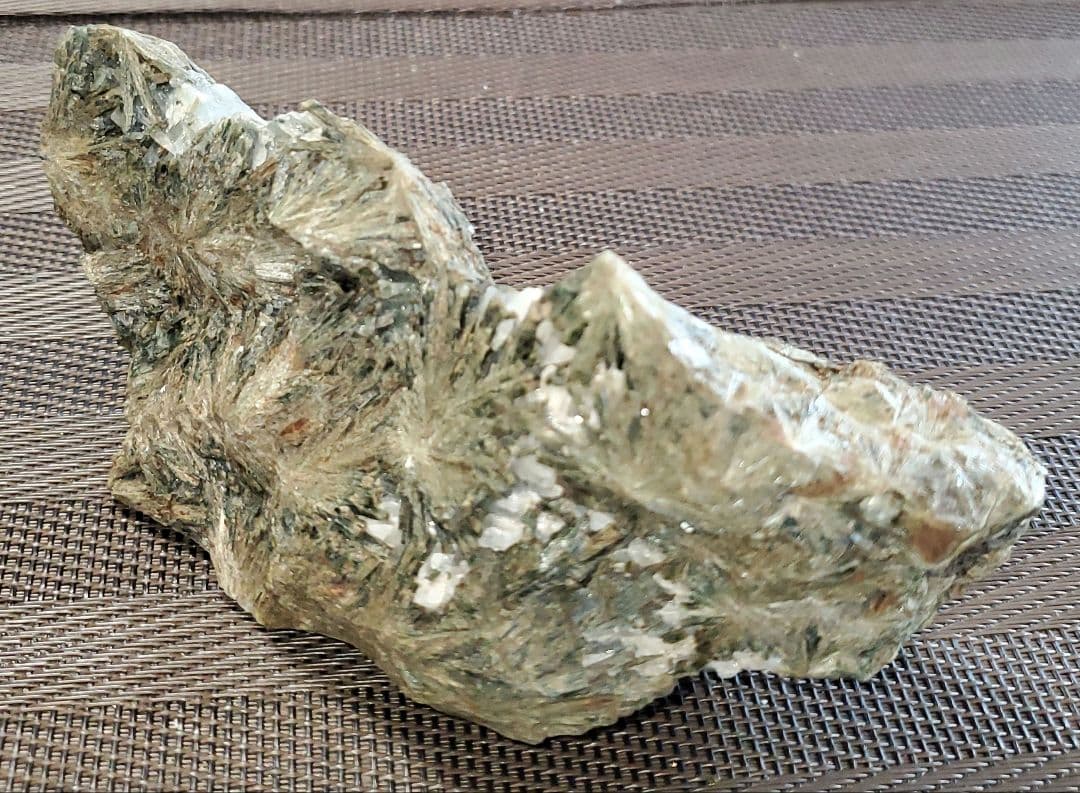 【貴重】灰鉄輝石 菊寿石 岐阜県 山県市 柿野東洞 柿野鉱山 鉱石 原石 国産