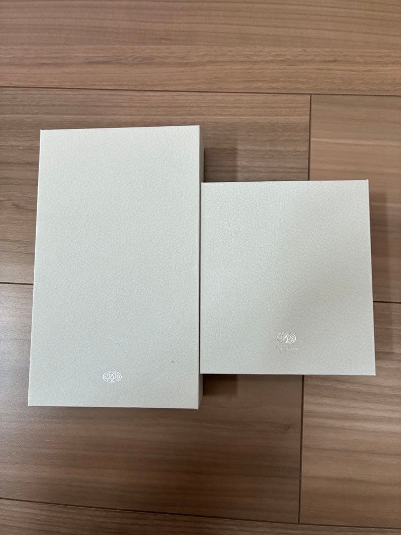 Demiurvo スマホケース　ストラップ