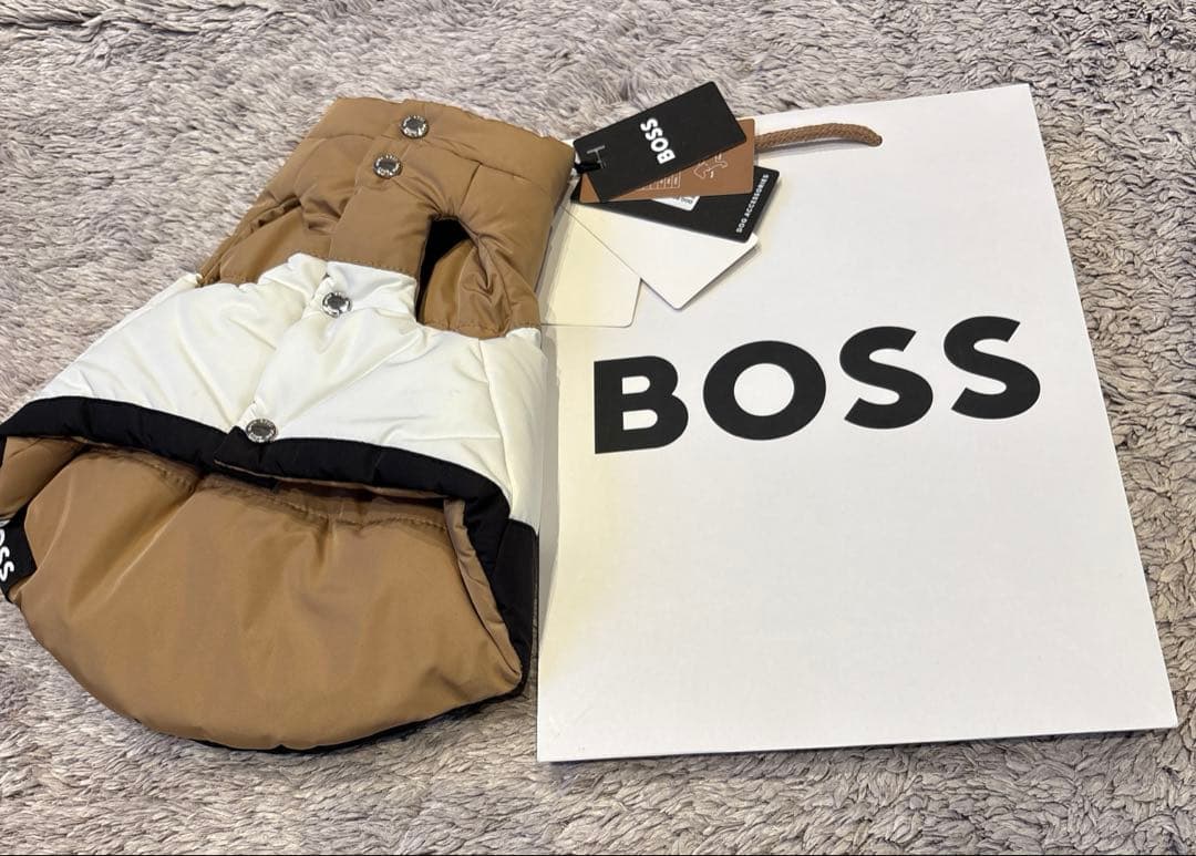 新品☆HUGO BOSS 犬用リバーシブルジャケット XS