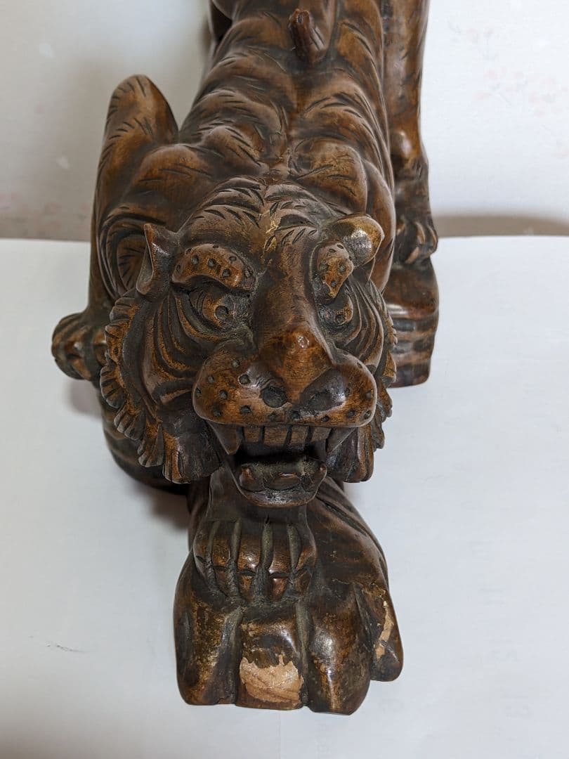 ♦木彫 虎 透し彫り 一点物 飴色 トラ 寅 干支 縁起物 置物古美術品 骨董品