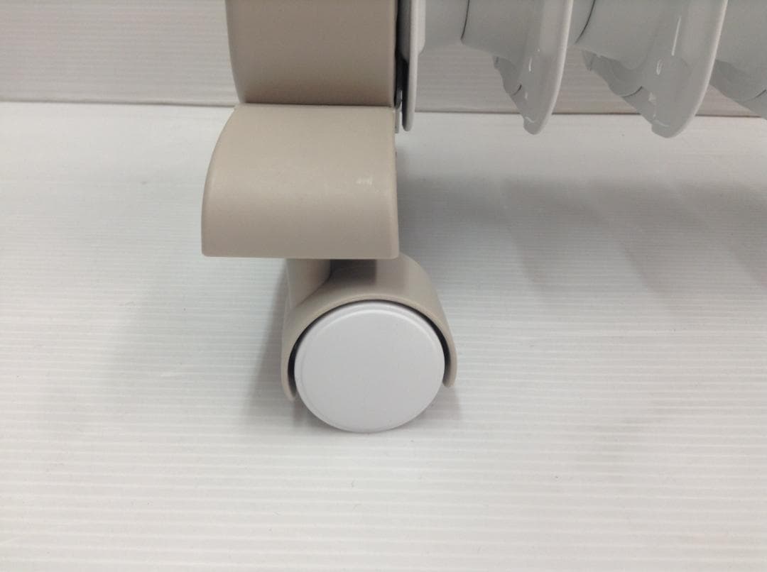 デロンギ RHJ21F0812-WH オイルヒーター 美品 使用極小　動作確認済