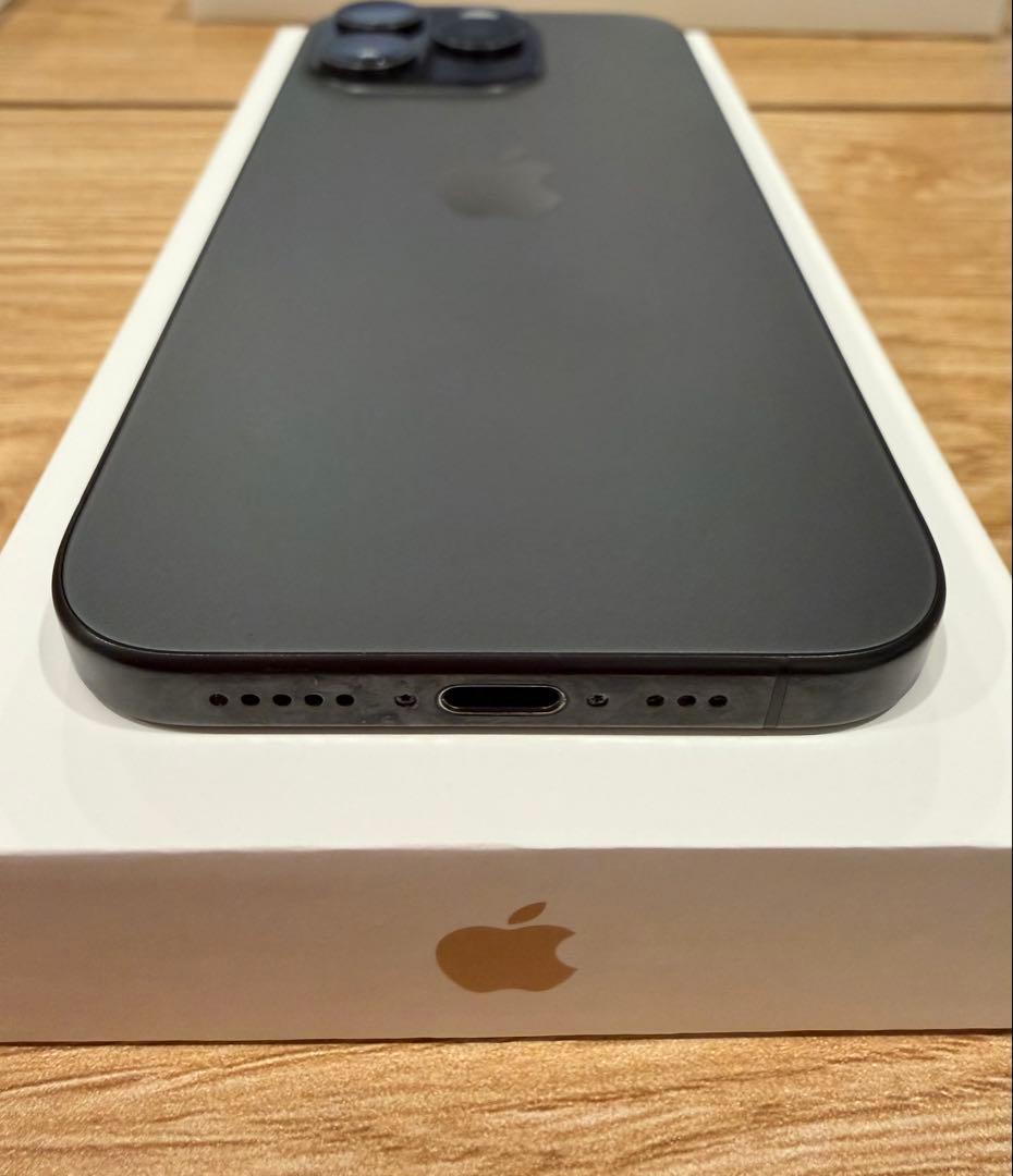 Apple iPhone 15 Pro スペースブラック