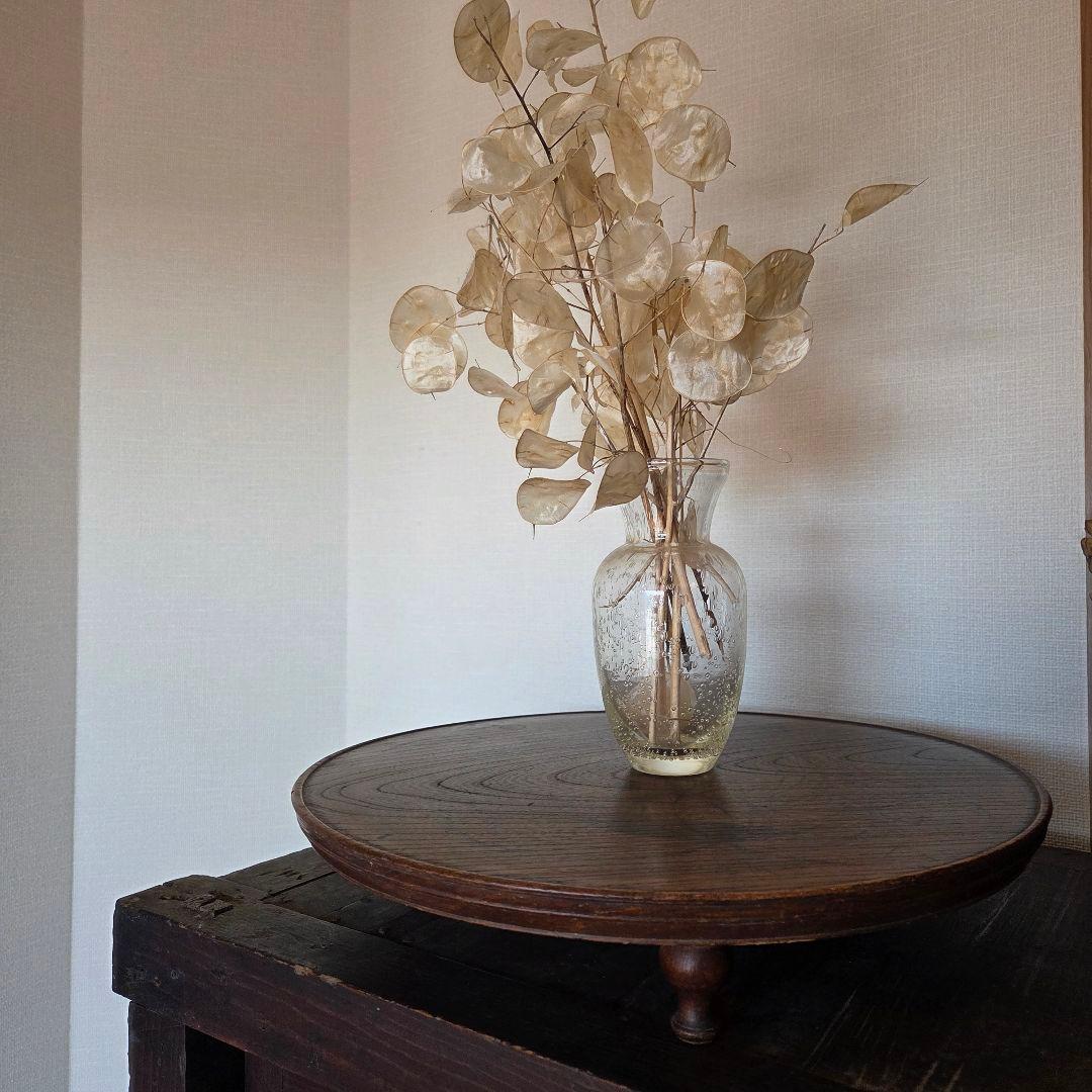 アンティーク雑貨　丸膳　花台　飾り台　ディスプレイ台　古物　三つ脚　展示台