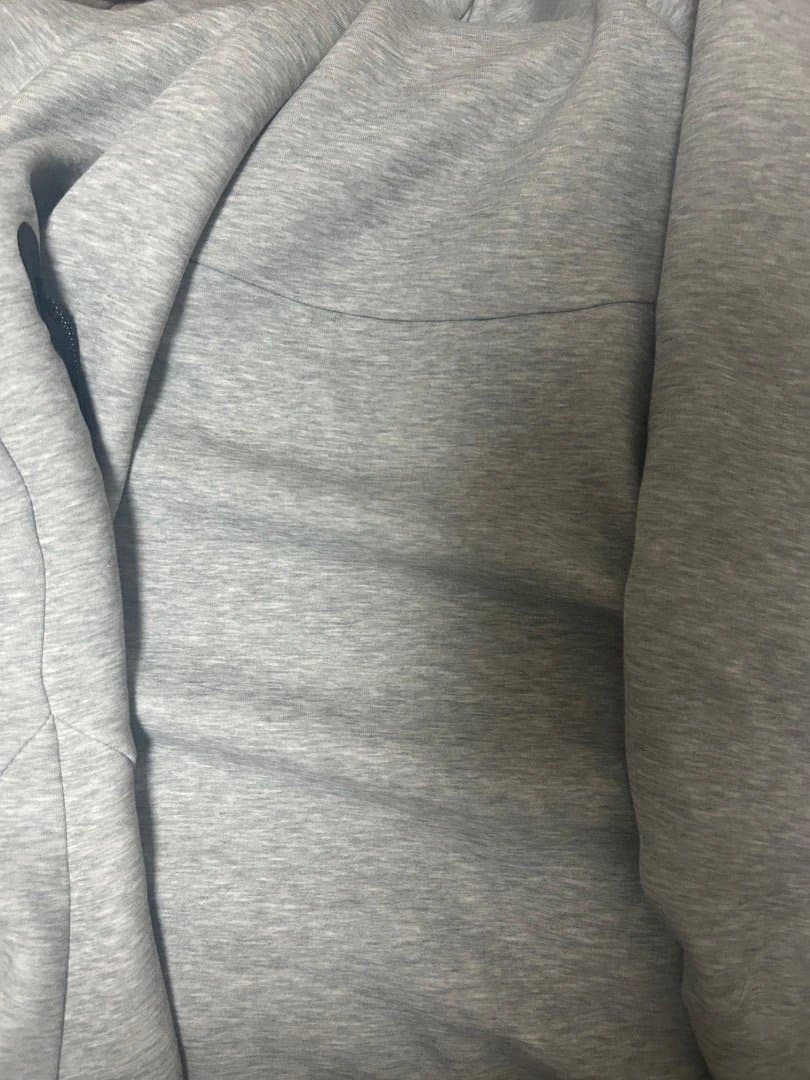 Nike グレー テックフリース