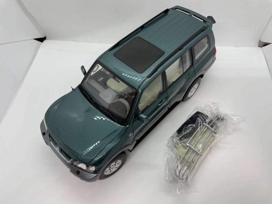 203-010 YC MODEL 1/18 三菱 パジェロ グリーン