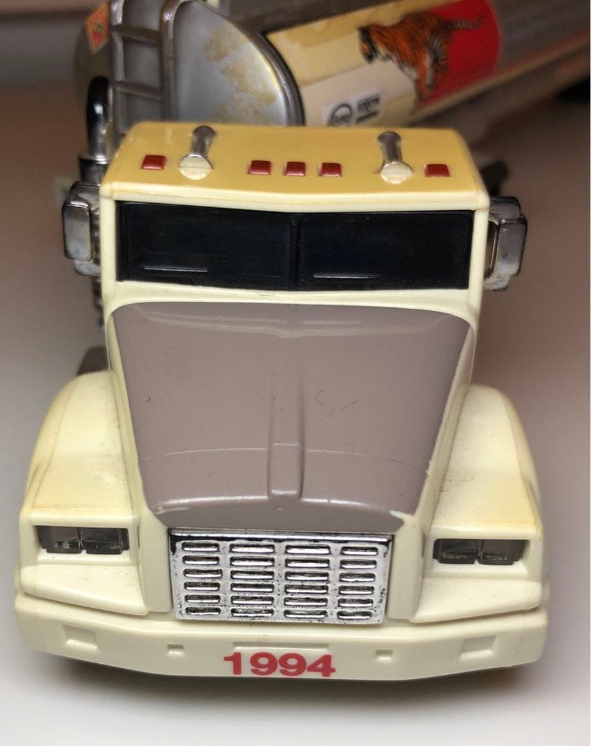 非売品 Esso 大型タンクローリー ミニチュア