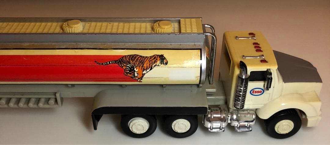 非売品 Esso 大型タンクローリー ミニチュア