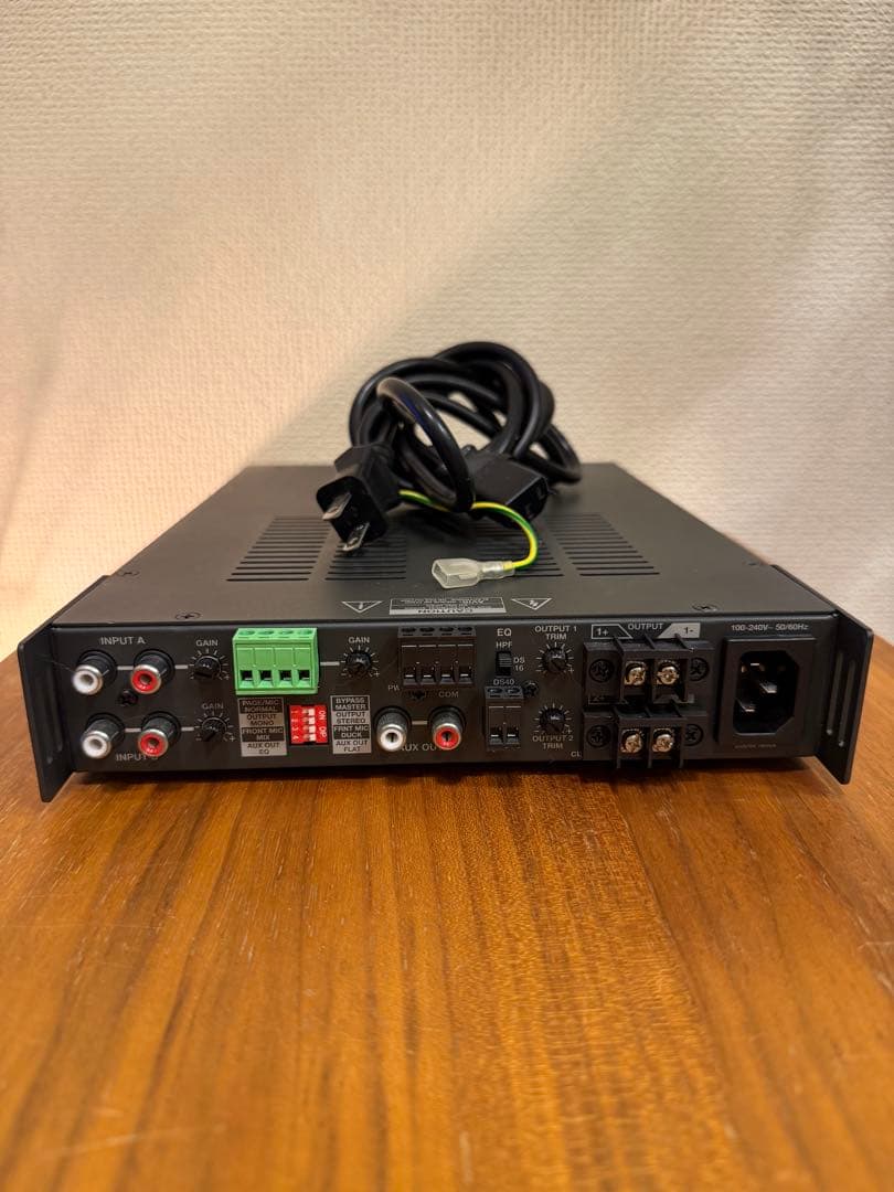 BOSE FreeSpace IZA 250-LZ パワーアンプ