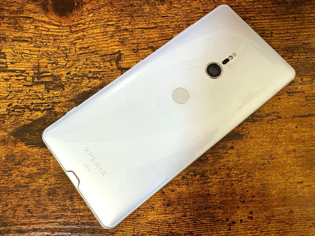 Xperia XZ3 SOV39 ホワイトシルバー
