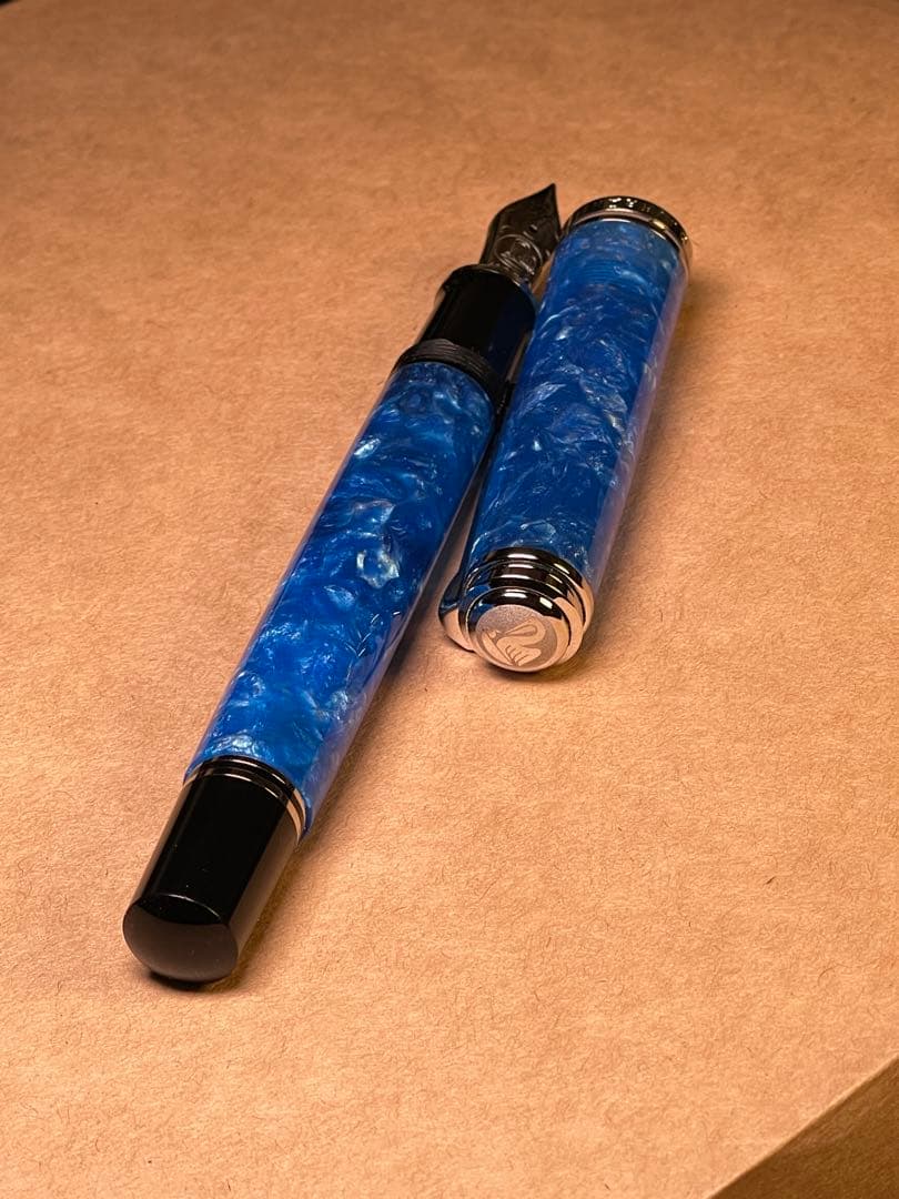 Pelikan ペリカン 万年筆　M805 ヴァイブラントブルーペンケース付き