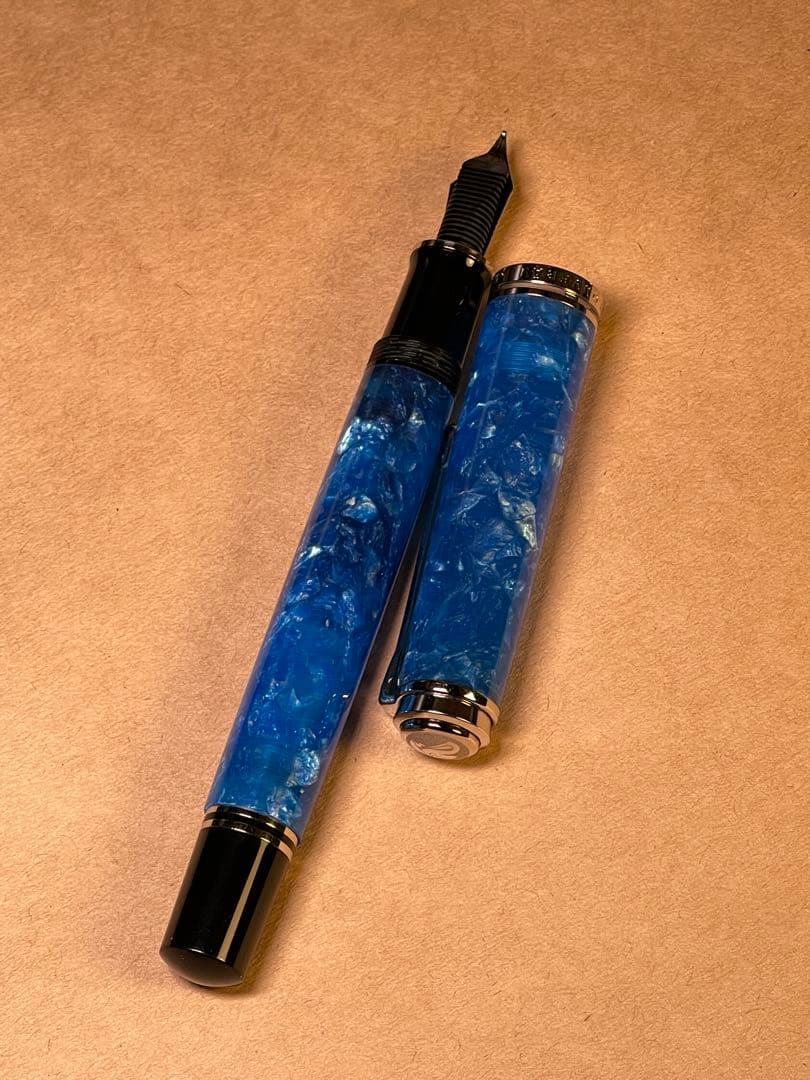 Pelikan ペリカン 万年筆　M805 ヴァイブラントブルーペンケース付き