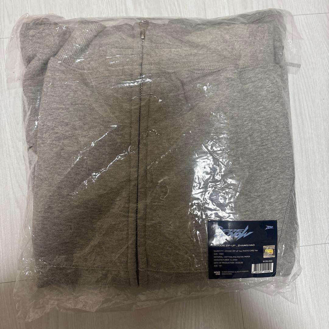 ZB1 HERE&NOW HOODIE パーカー　ゼベワン　ワルツ ジャンハオ