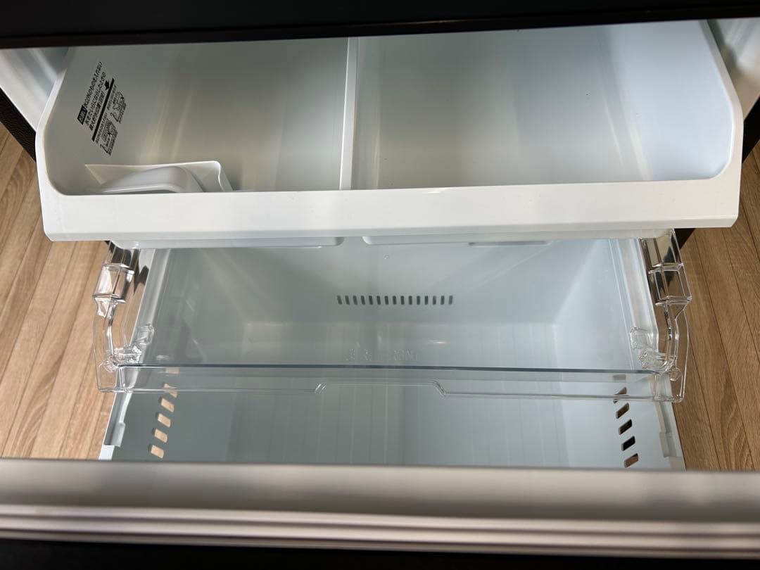 ①【美品】2025年製　TOSHIBA 3ドア冷蔵庫 GR-W33SC(KZ)