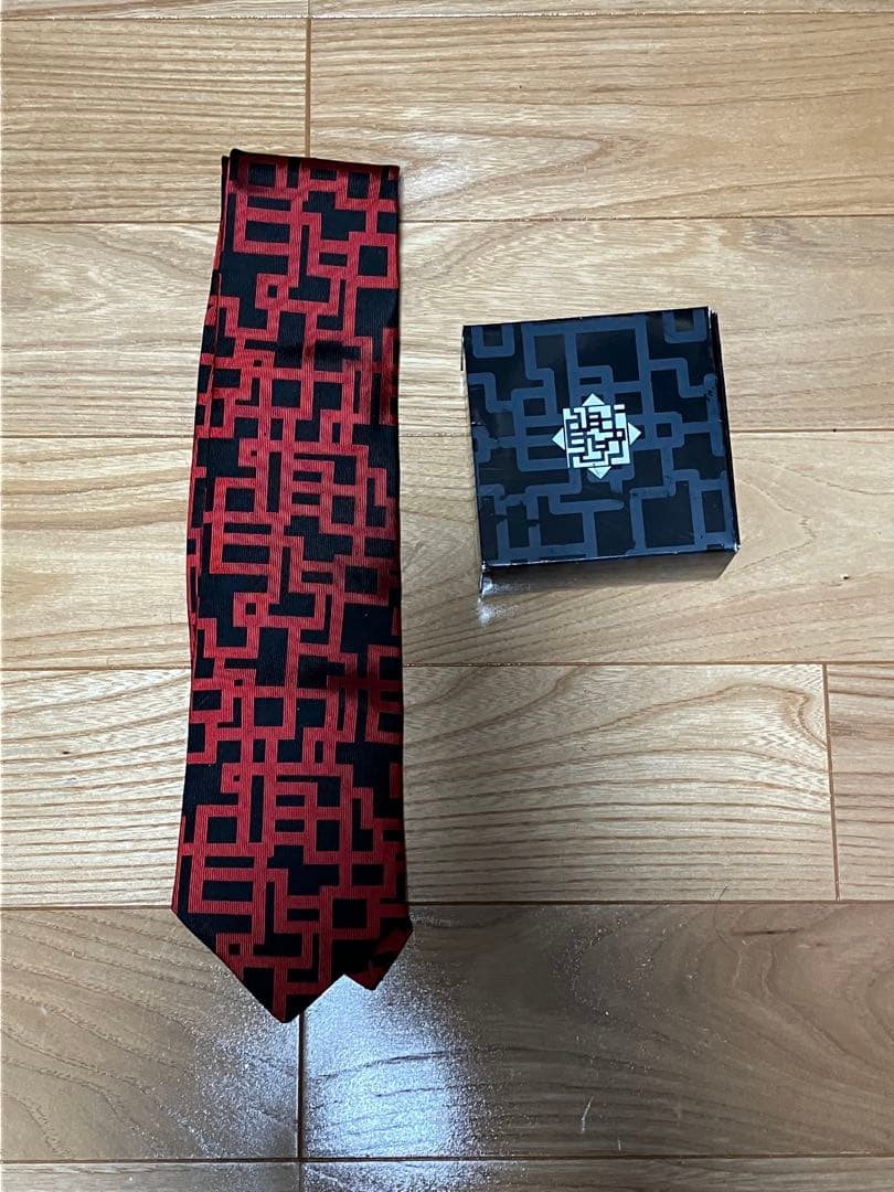 布袋寅泰　HOTEI G柄模様 ネクタイ 赤黒