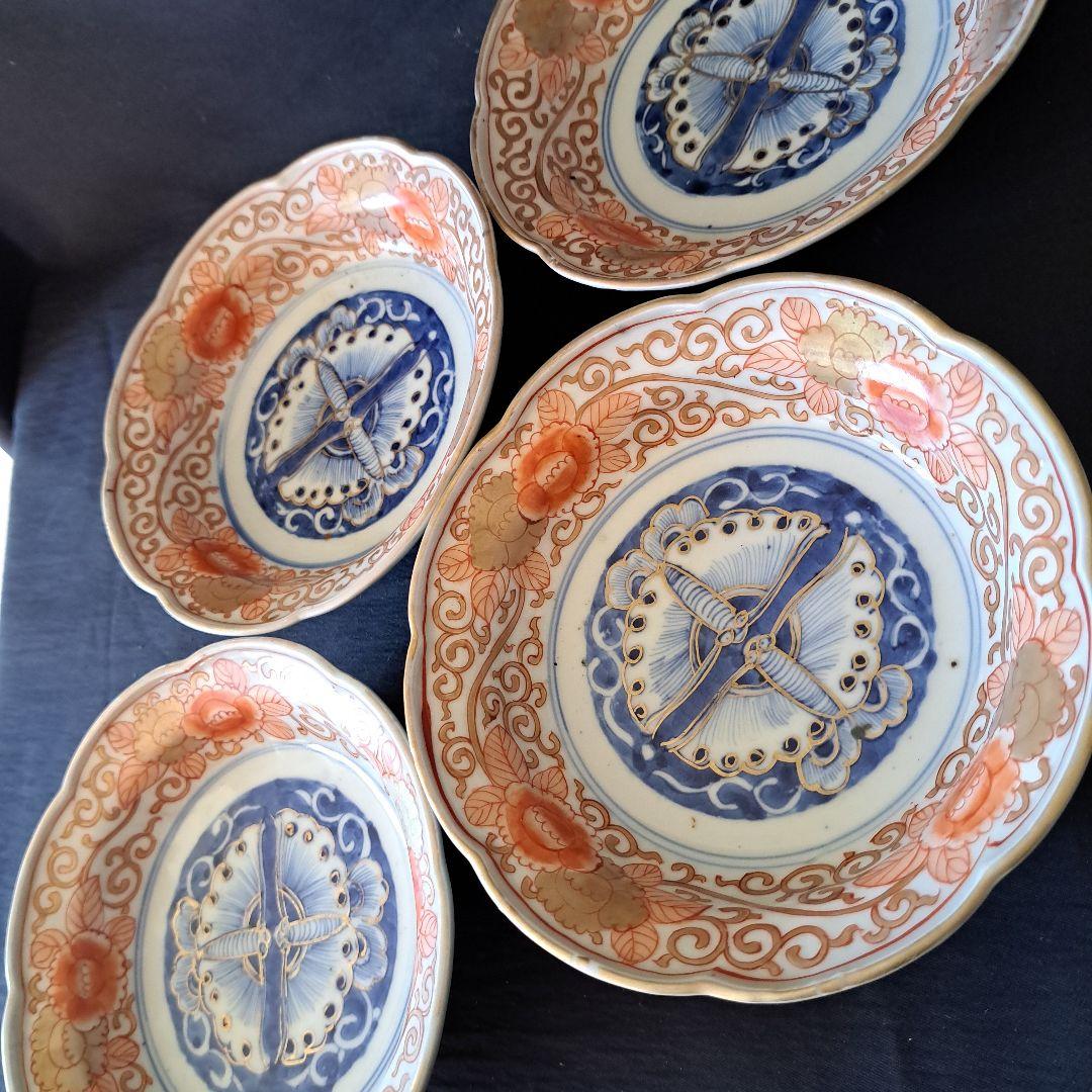 金彩の「花唐草」と向き合ってる「蝶」！古伊万里 皿 4客セット 骨董アンティーク