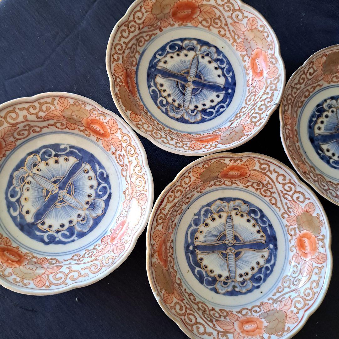 金彩の「花唐草」と向き合ってる「蝶」！古伊万里 皿 4客セット 骨董アンティーク