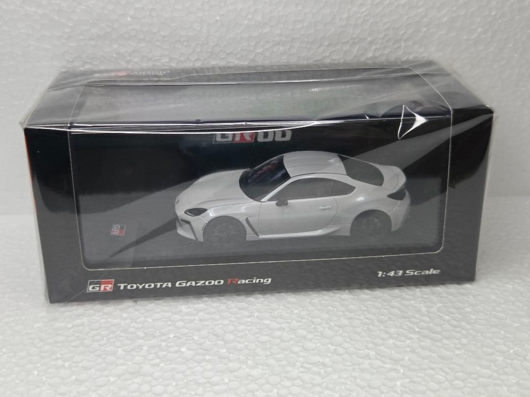 TGR 1/43スケールモデルカー GR86 クリスタルホワイトパール