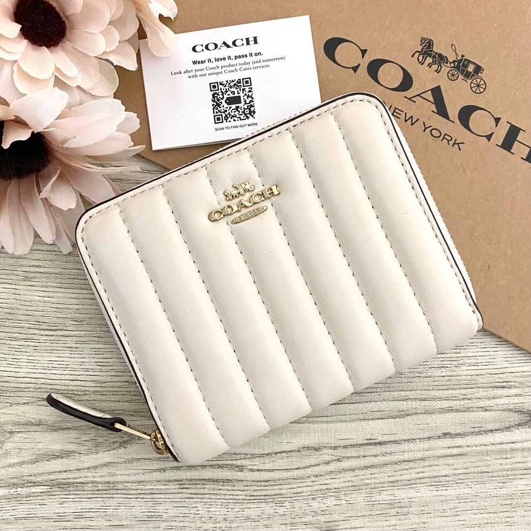 【新品未使用】COACH コーチ　折り財布　ホワイト　キルティング　二つ折り財布