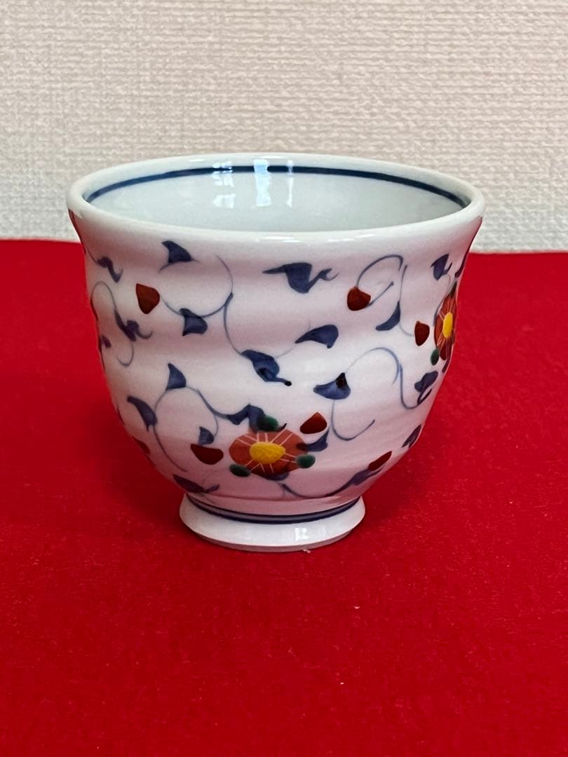 泰山 四代 武腰潤 草花唐草 茶碗 碗 K319 共箱・共布・陶歴付き