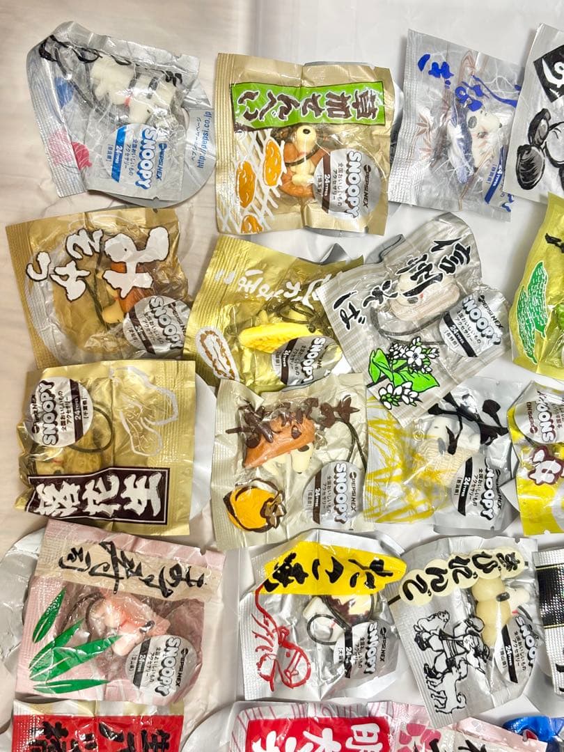 スヌーピー　全国おいしいものアクセサリー　50コ　ペプシ