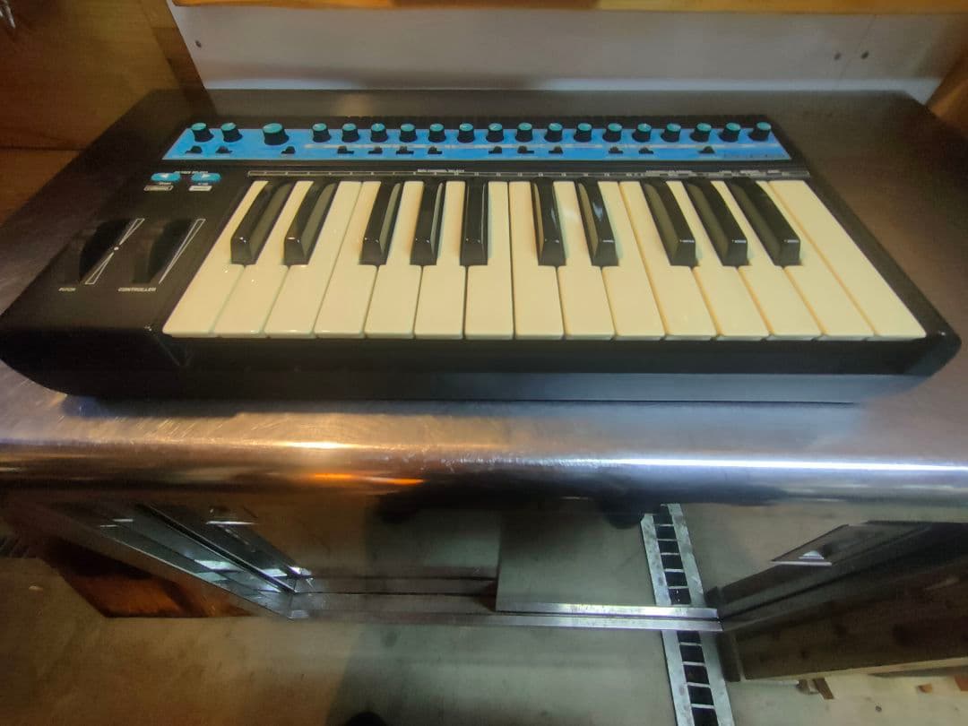 **Novation Bass Station - ヴィンテージ感溢れるアナロ…