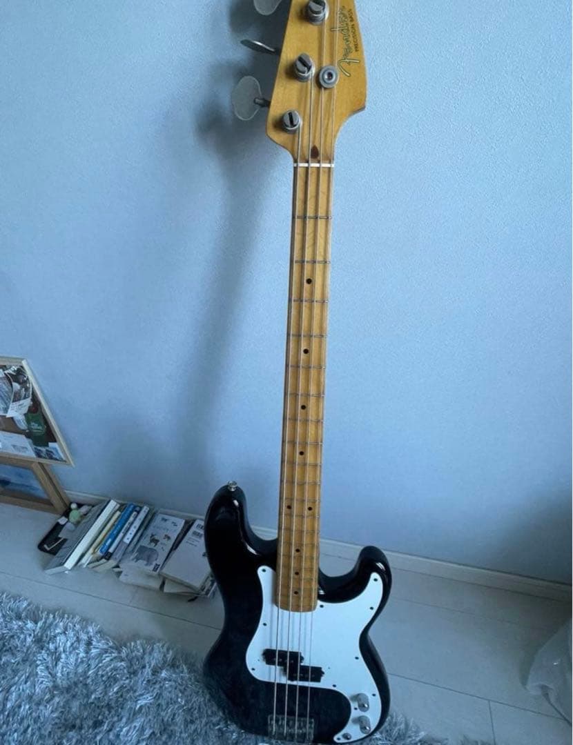 Fender Japan Precision Bassのブラックモデル