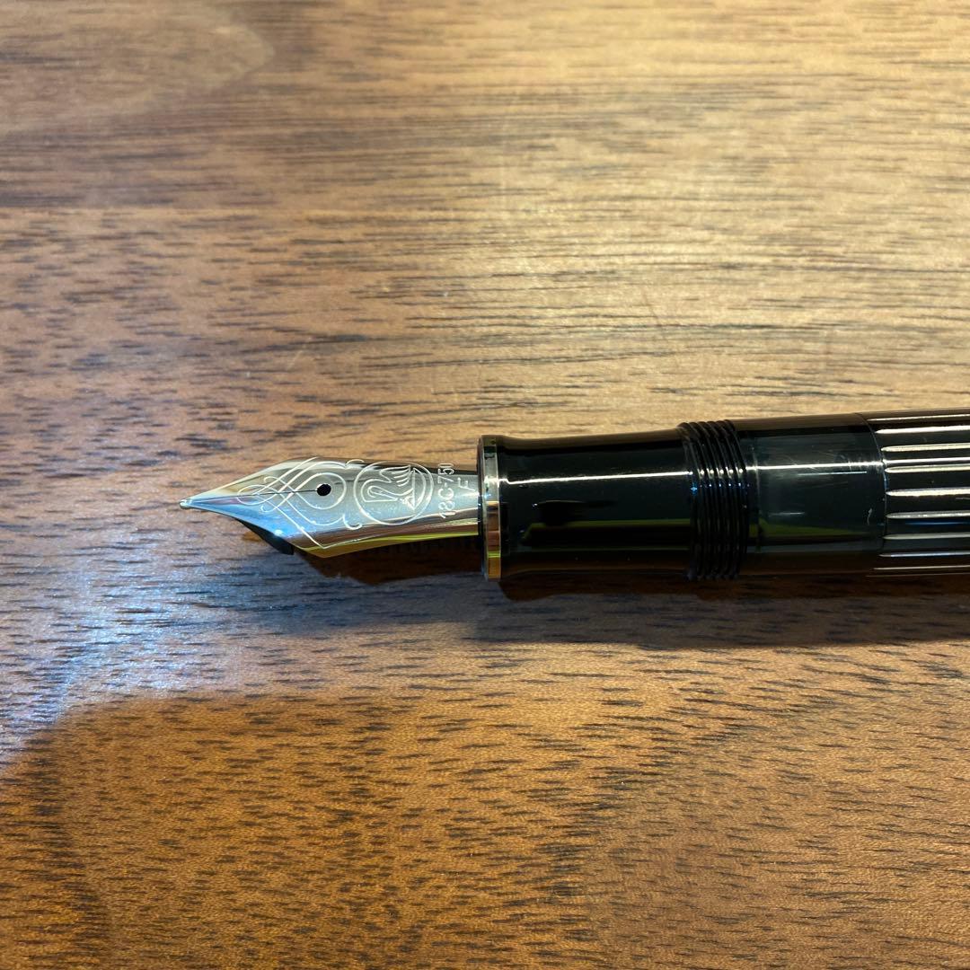Pelikan 万年筆 M815メタルストライプ