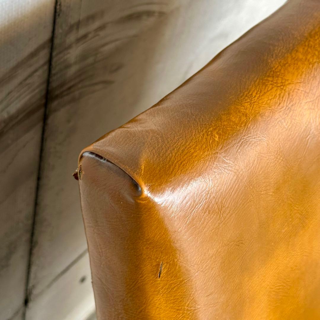 ✦1960〜1970✦PUレザー張り ラウンジチェア 木製脚　喫茶店　昭和レトロ