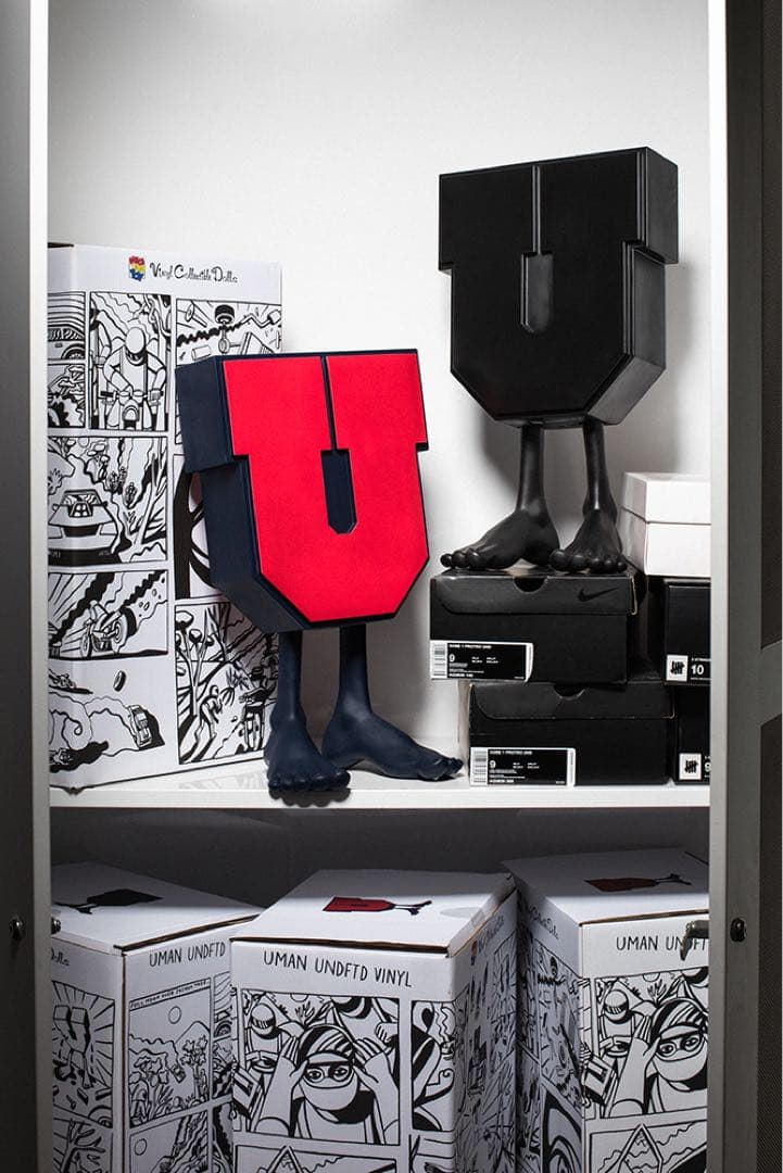 UNDEFEATED　メディコムトイ　黒