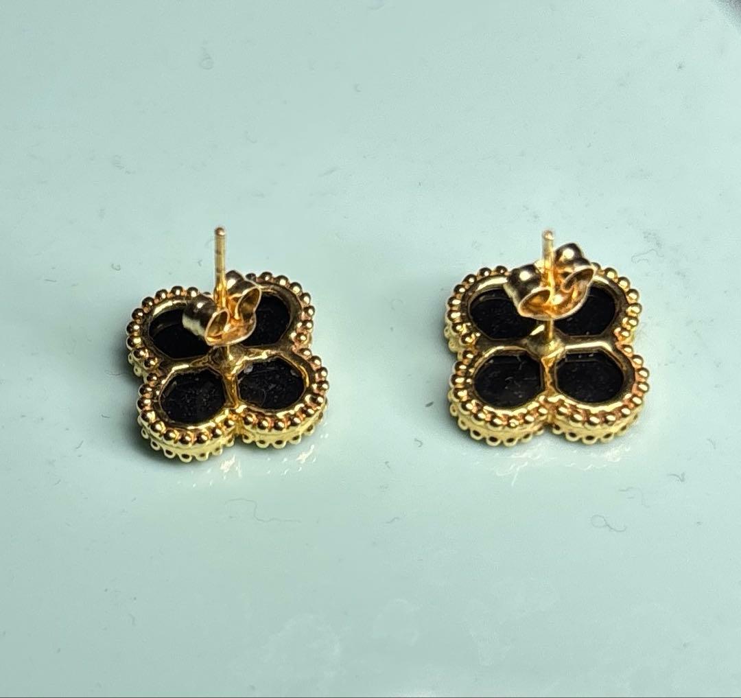 ピアス　四つ葉クローバーk18 オニキス18金　刻印有