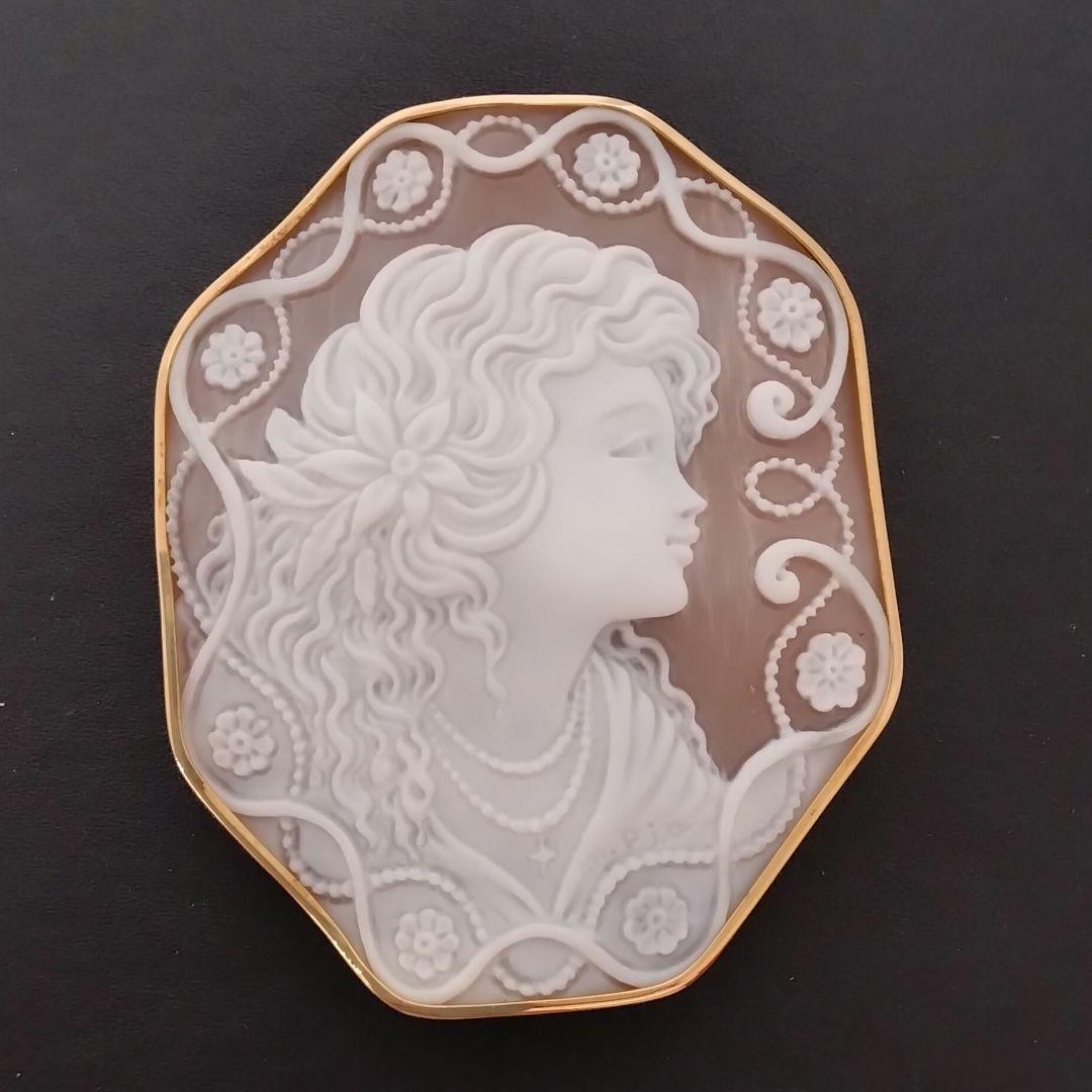 K18◯シェルカメオ★八角形★ブローチ&時々ペンダントトップ★美人シェルカメオ★