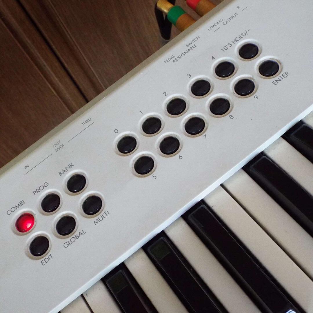 希少_完動_美品_KORG_X5-D_白_内部電池ソケット化_AC