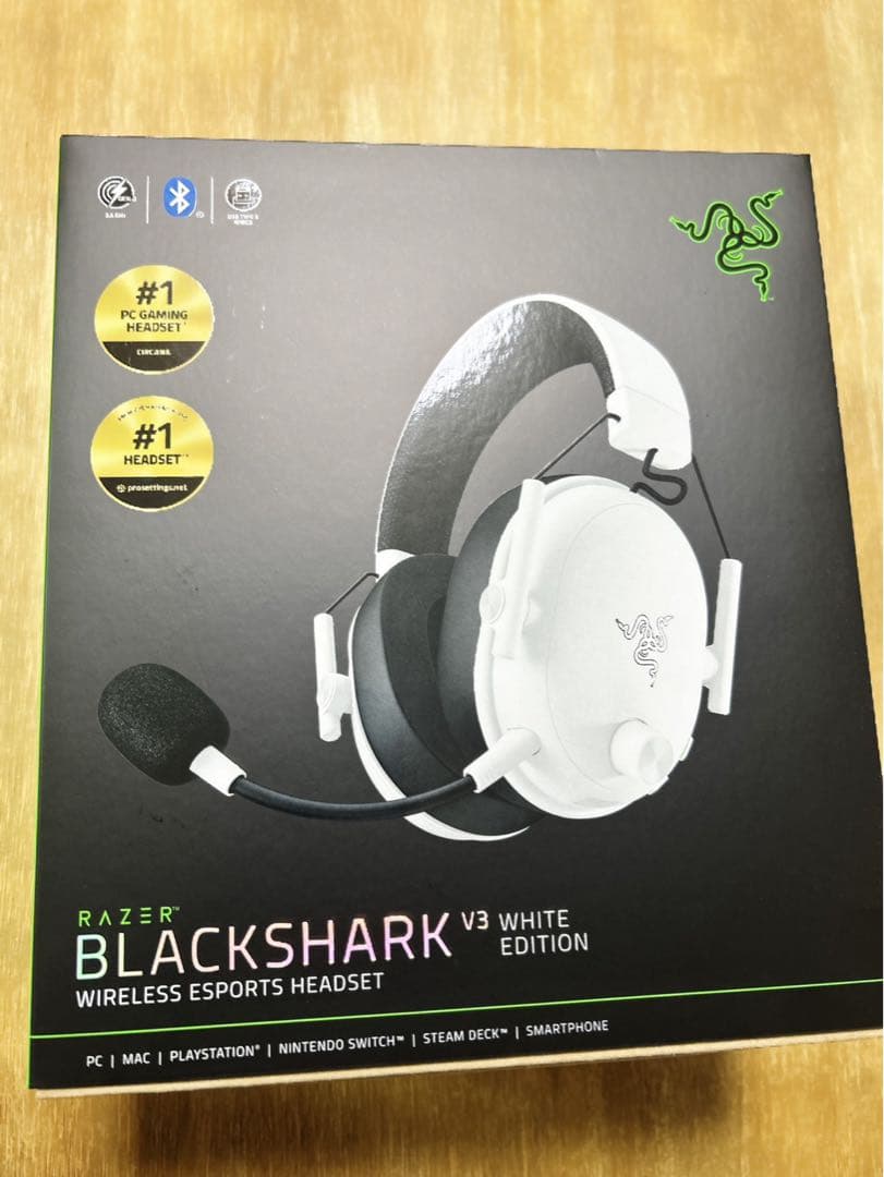 ヘッドホン RAZER BLACKSHARK V3 WHITE EDITION