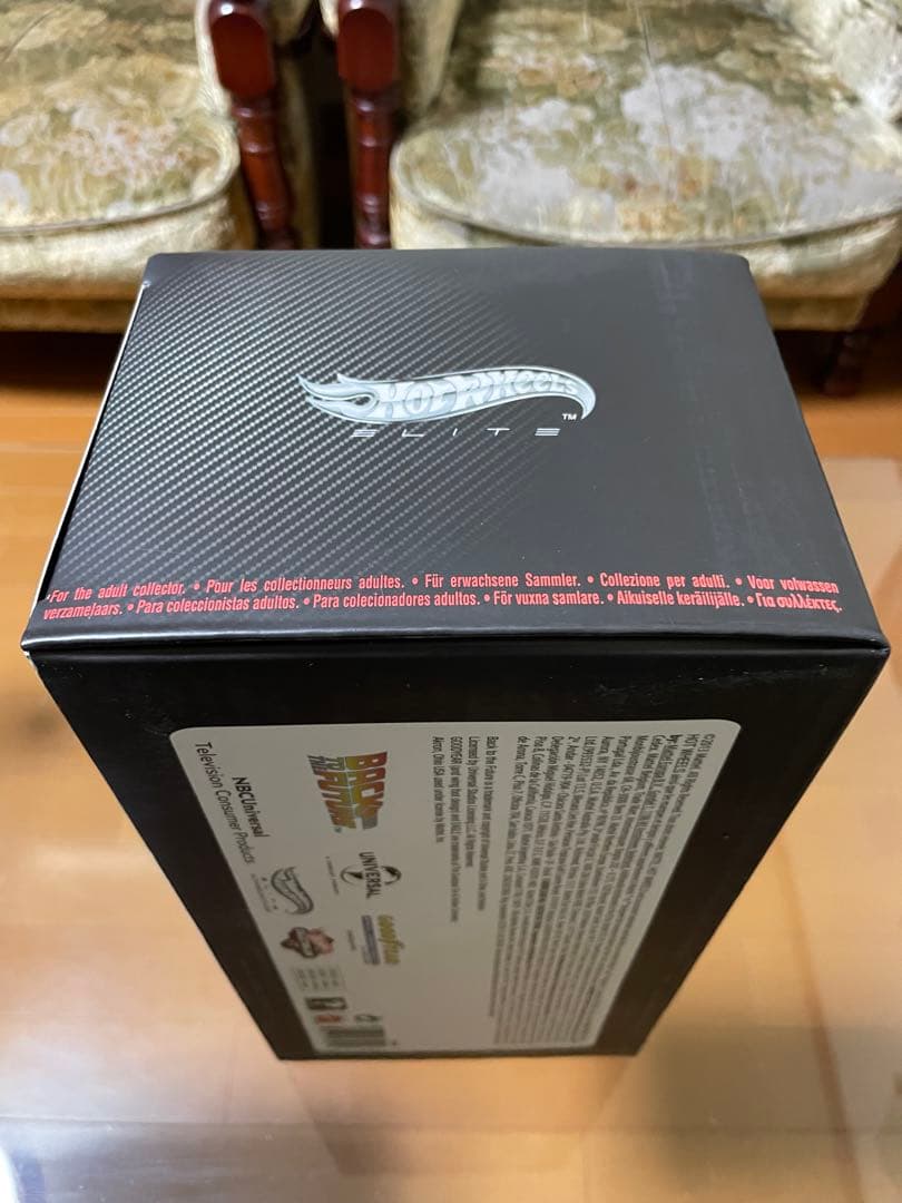 価格変更1/18 ホットウィール バックトゥーザフューチャー デロリアン未展示品