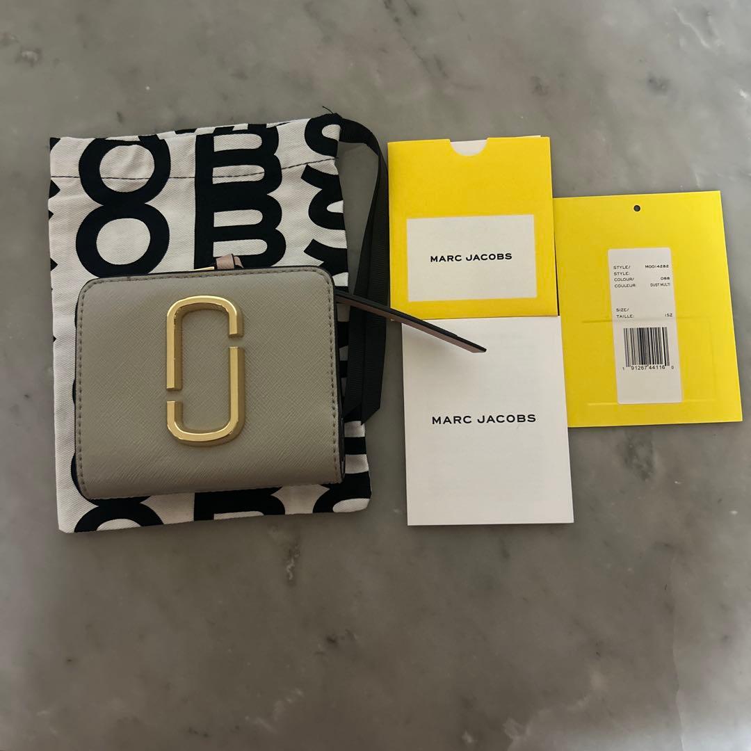 kks　MARC JACOBS 二つ折り財布 グレー