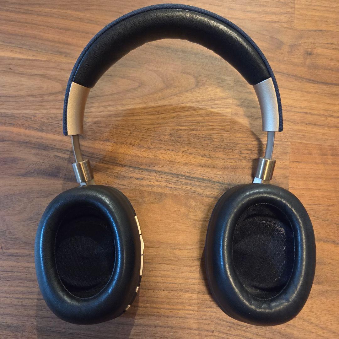 Bowers & Wilkins PX ワイヤレスヘッドホン