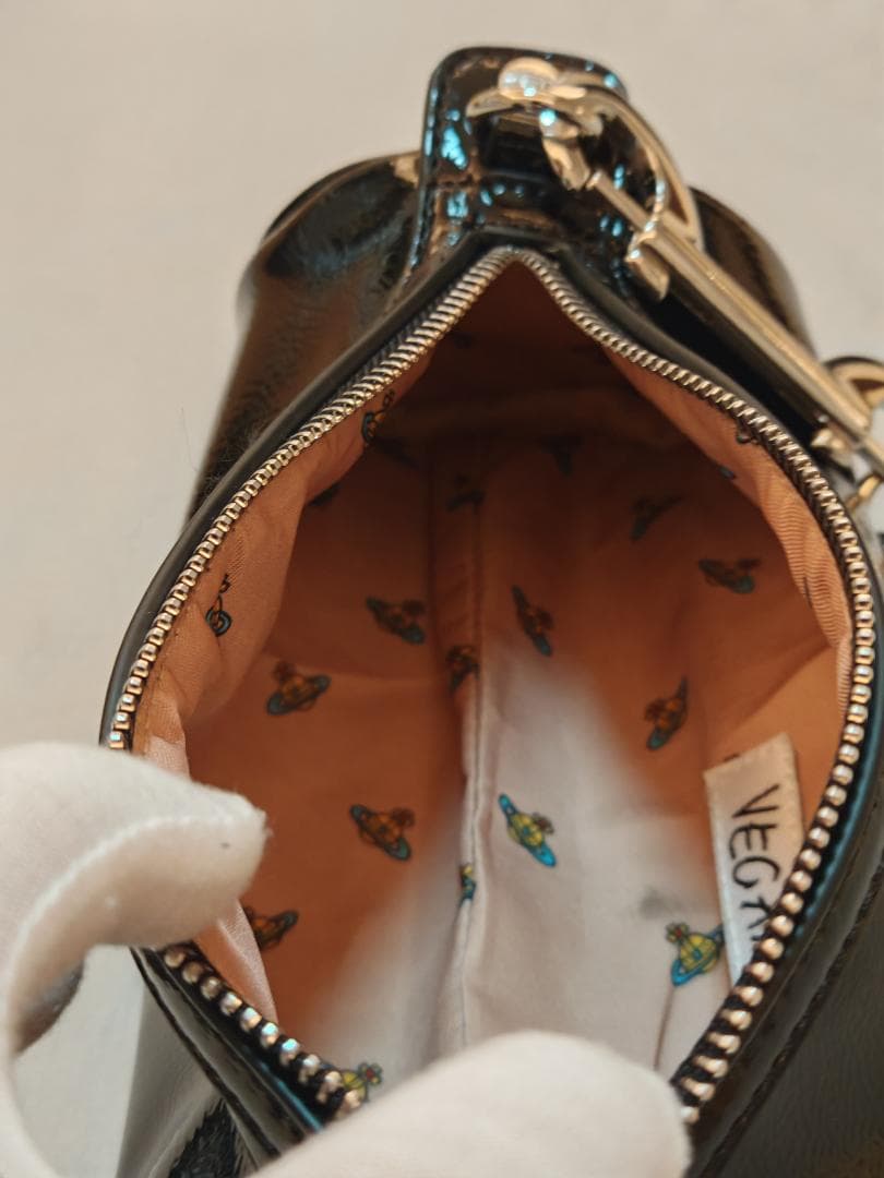 Vivienne　Westwood　ブラックエナメルショルダーバッグ　美品