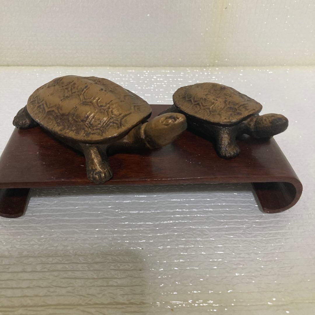 金属製亀の置物 大小セット 木製台座付き、着払いでお願いします。