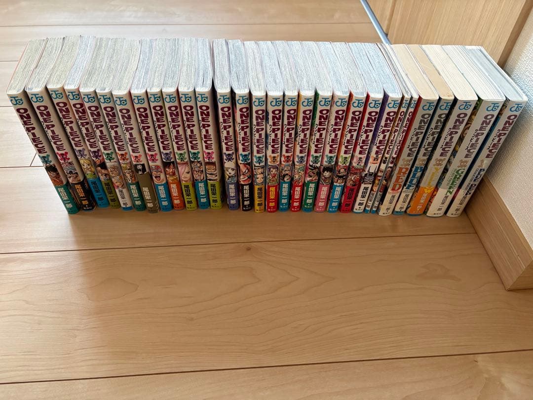 全巻ワンピースコミックス1〜97巻と101巻とファンブックと映画特典ブック