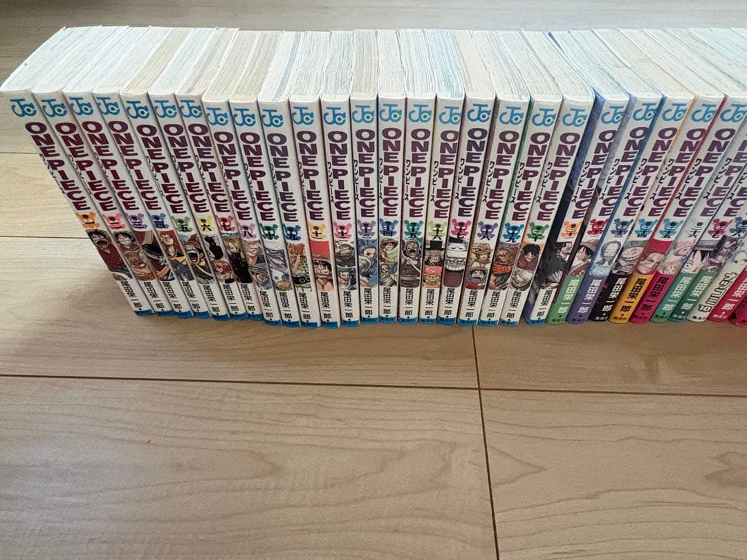 全巻ワンピースコミックス1〜97巻と101巻とファンブックと映画特典ブック