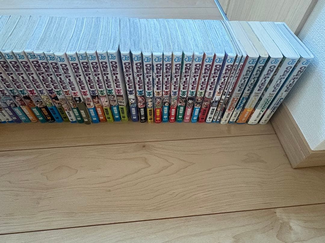 全巻ワンピースコミックス1〜97巻と101巻とファンブックと映画特典ブック