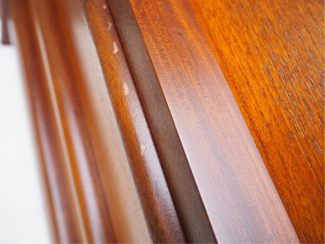 木製ブラウン箪笥 4つの引き出し付き