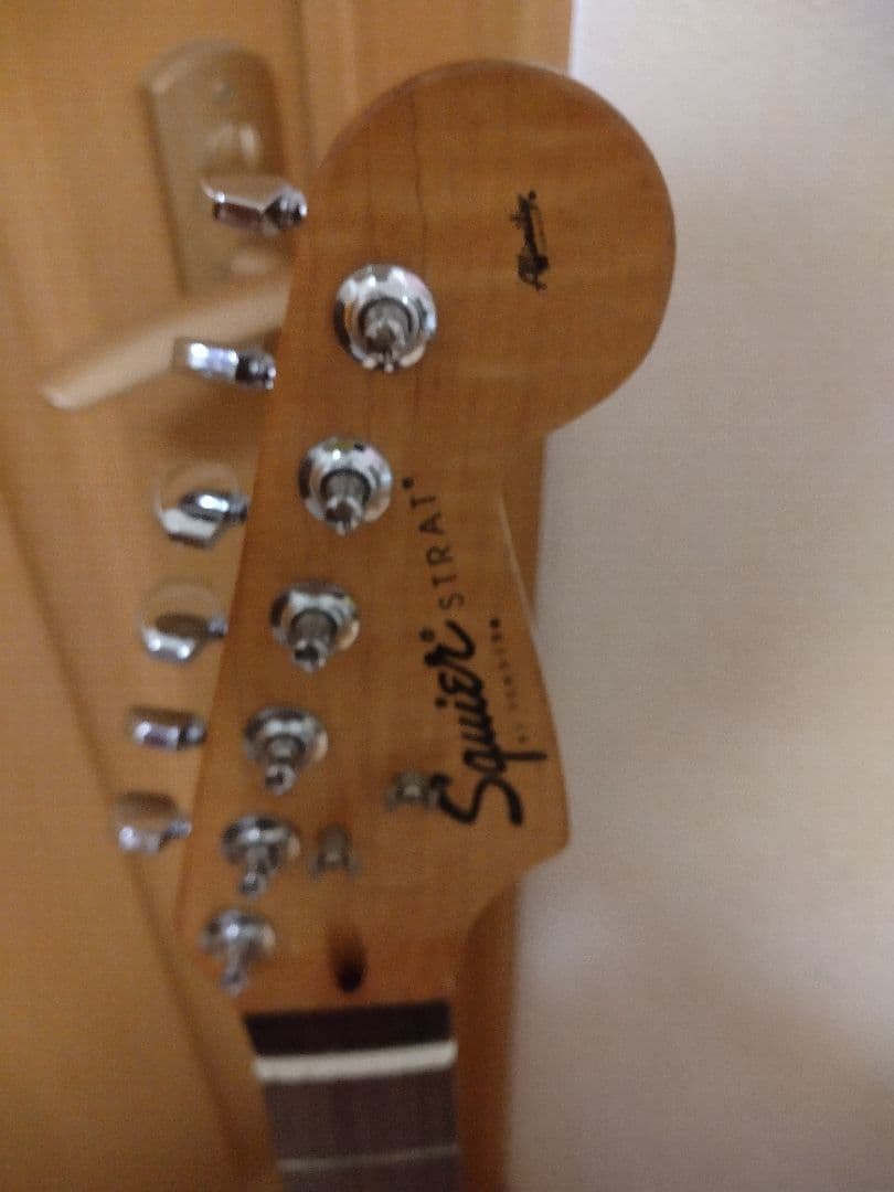 最終価格！ フレイムネックストラト Squier By Fender