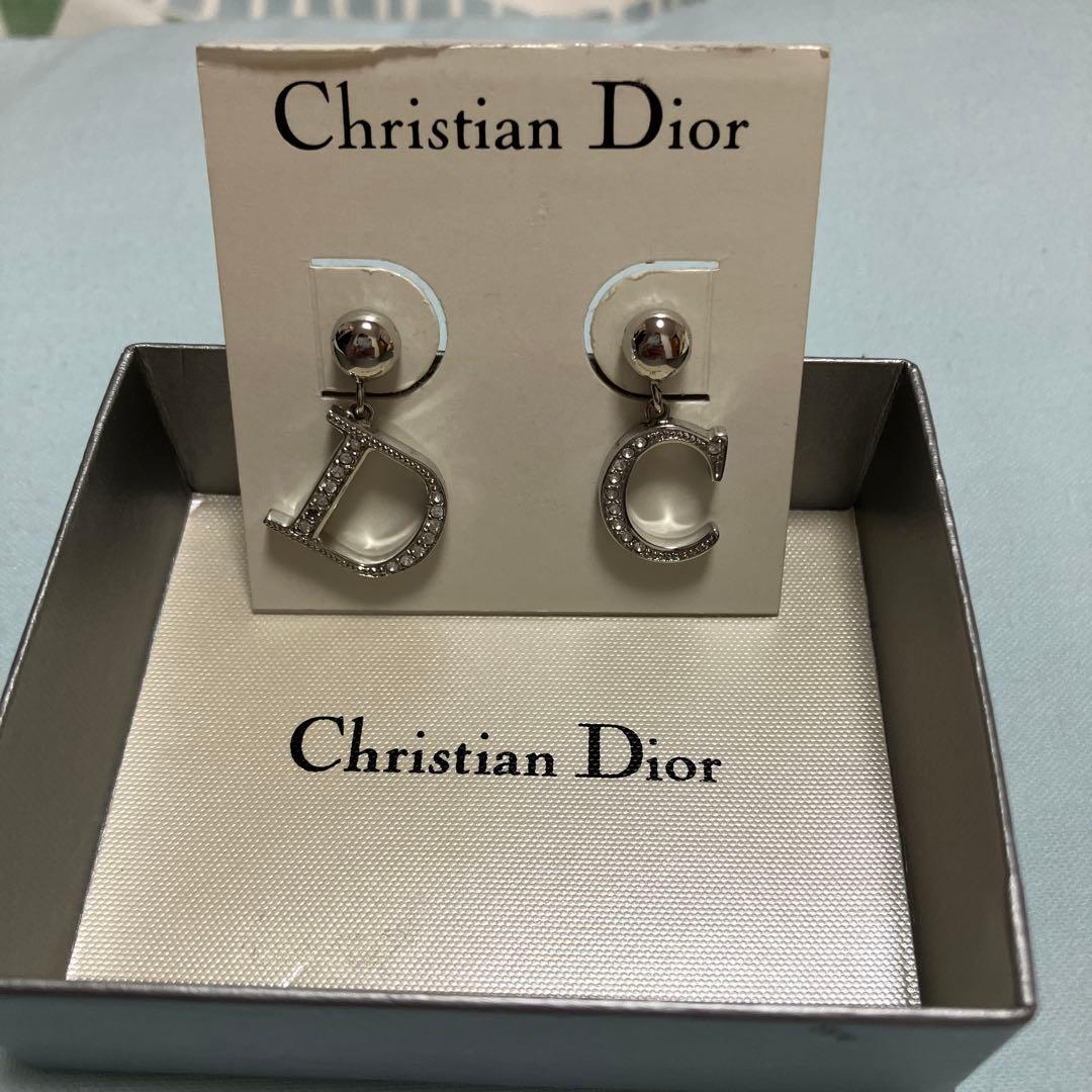 Christian Dior DとCロゴピアス