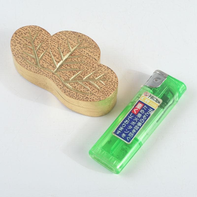 茶道具　雅象作　古竹内黒柿金塗　松竹香合　共箱　V　9490