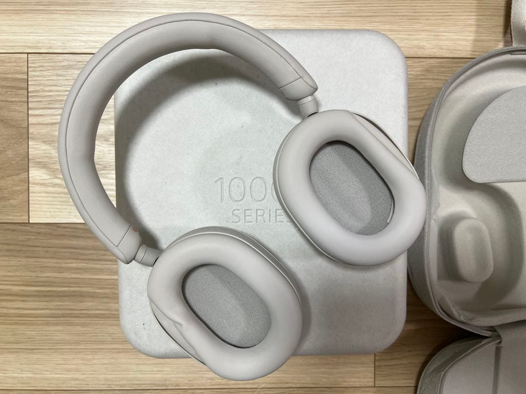 SONY WH-1000XM5 プラチナシルバー　ワイヤレスヘッドホン