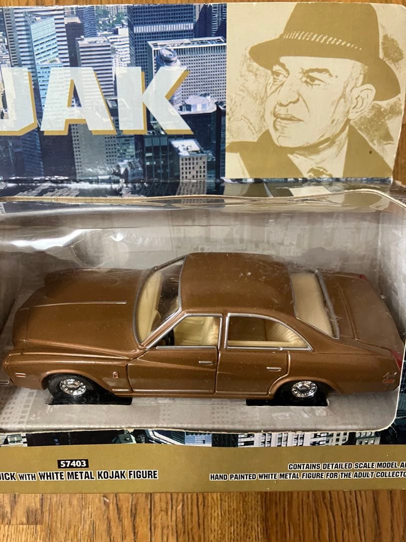 CORGI KOJAK コジャック　ミニカー　ビュイック　リーガル 未使用品