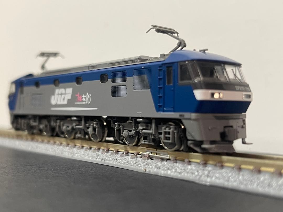 貨物列車　62レ　EF210型機関車とコンテナ車両セット