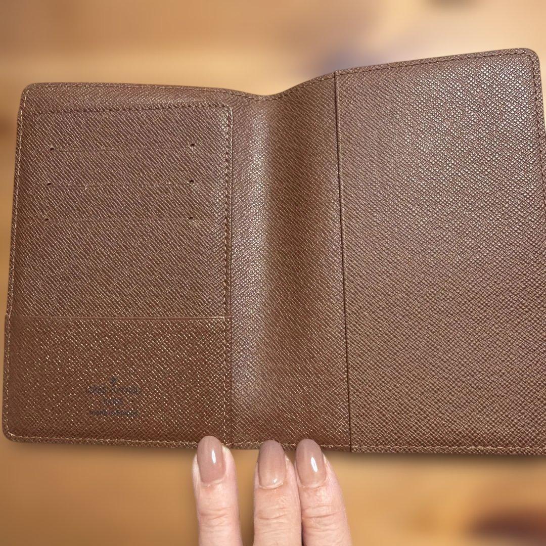 ルイヴィトン　パスポートケース