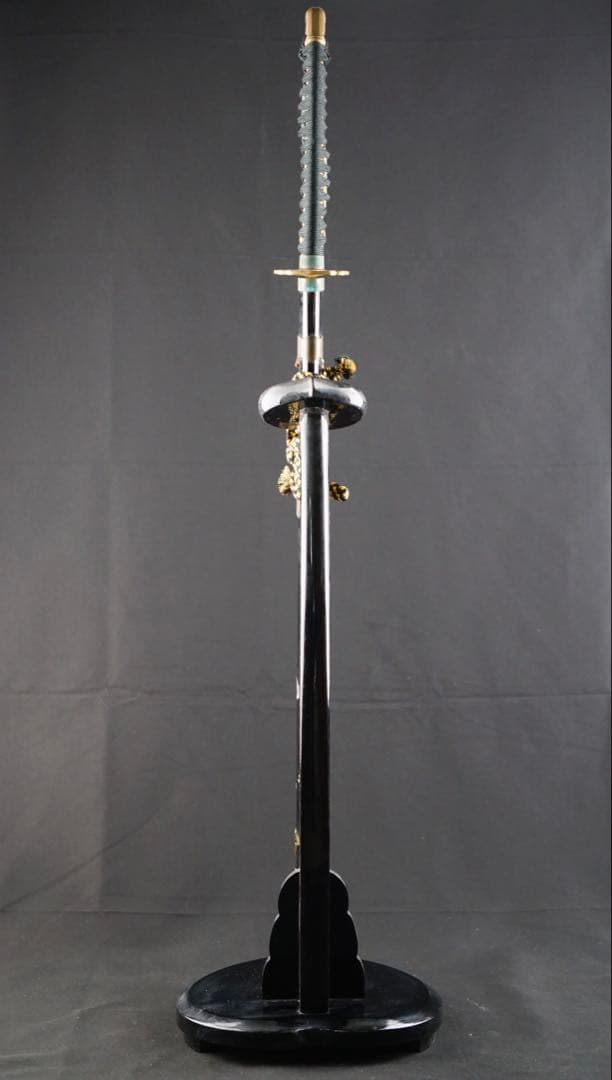 模造刀　青貝　特徴のある日本刀　居合刀　刀掛け付き　螺鈿